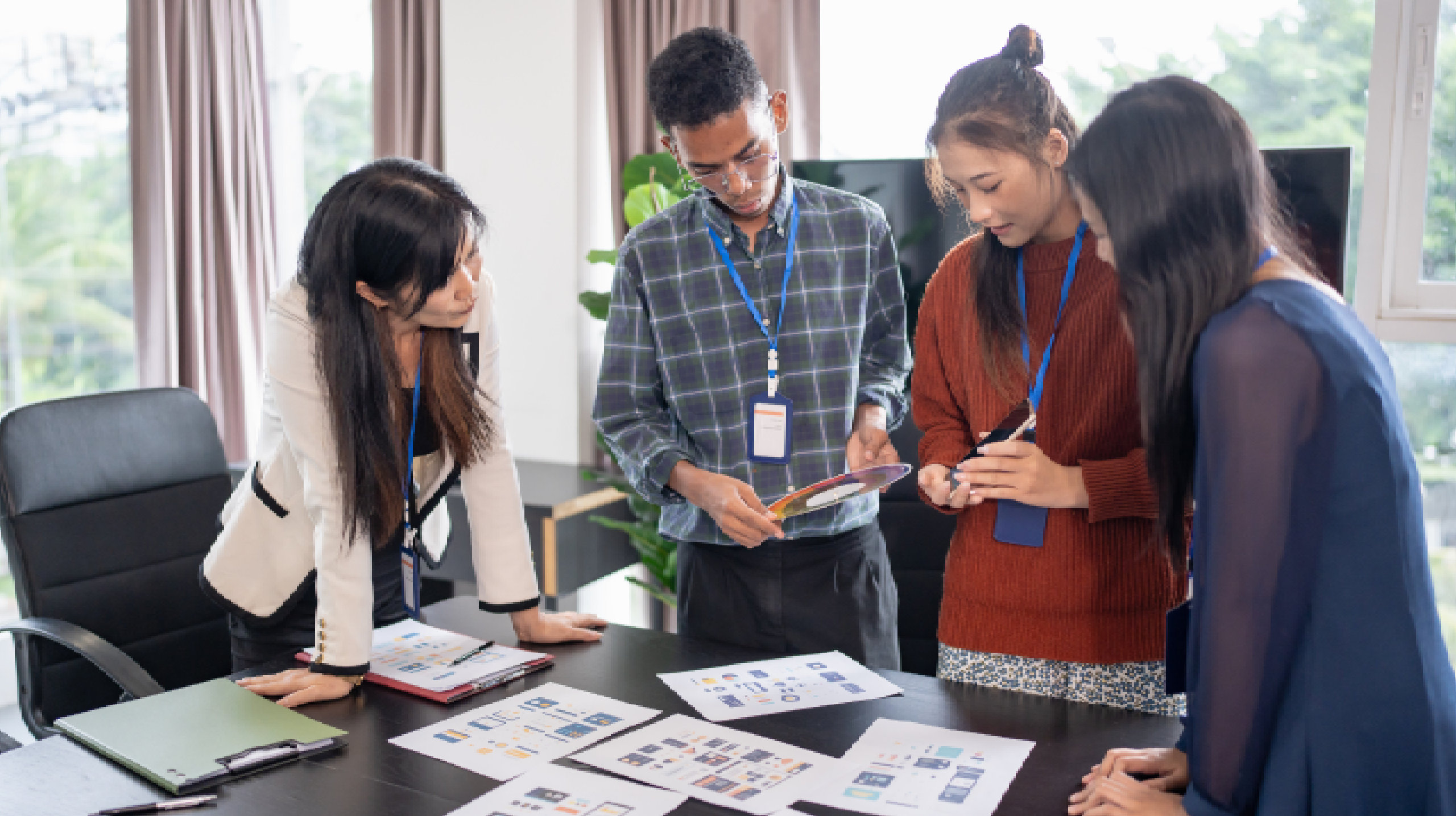 Corporate team building companies conducting office workshops